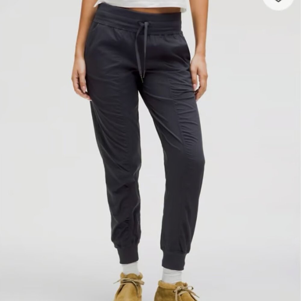 NWOT LULULEMON ATHLETICA dance studio mid rise pant joggers